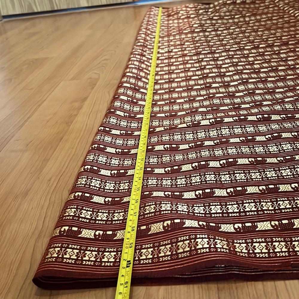NWOT Thai tradition elephant red/gold/blue table cloth - Picture 10 of 11